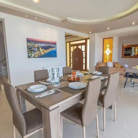 Villa Unique *